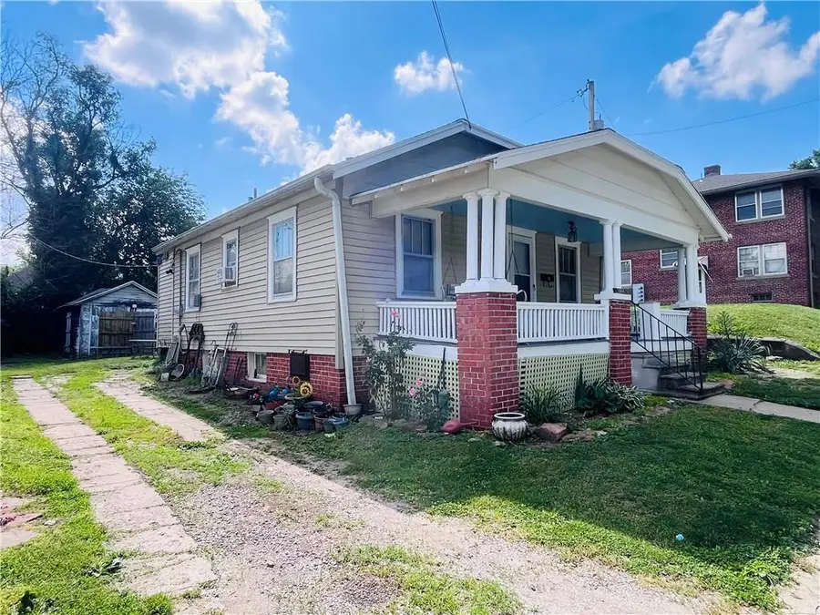 1211 S 25th Street, Saint Joseph, MO 64507 - #3