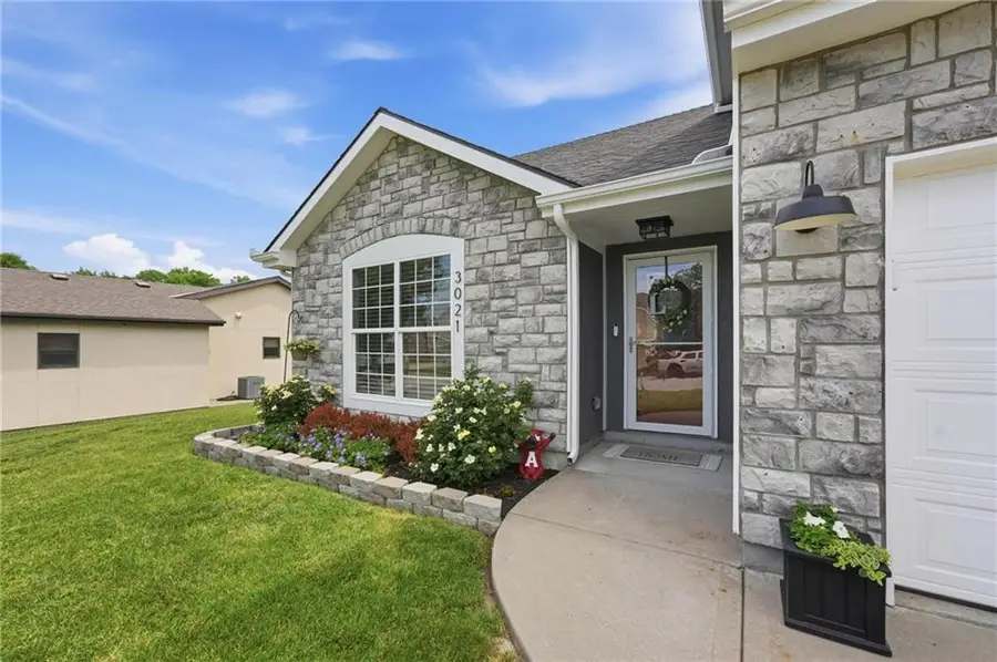 3021 N 157th Street, Basehor, KS 66007 - #2