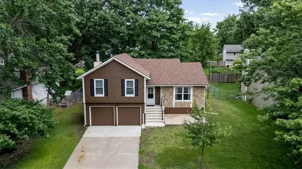 15109 S Seminole Drive, Olathe, KS 66062