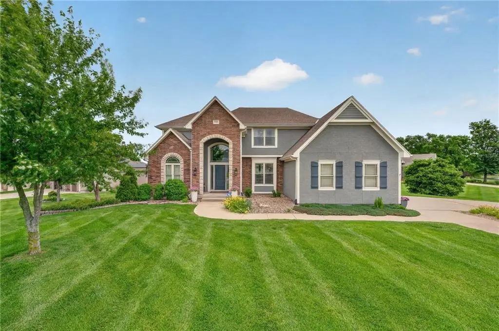 4525 Admiral Byrd Drive, Lees Summit, MO 64082 - #1