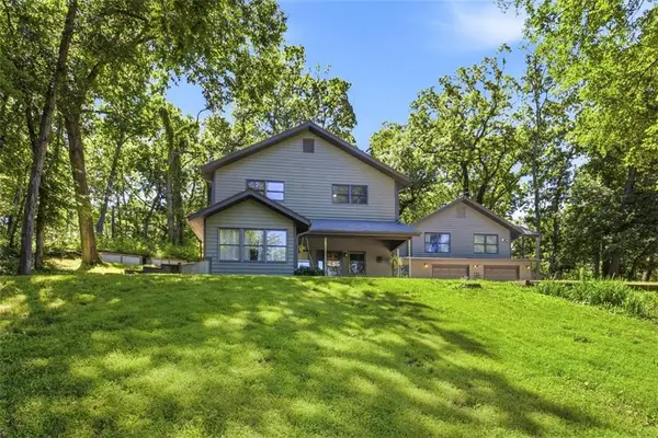 11948 Wooded Way Lane, Oskaloosa, KS 66066