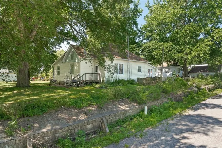 401 N Madison Street, Oregon, MO 64473 - #3