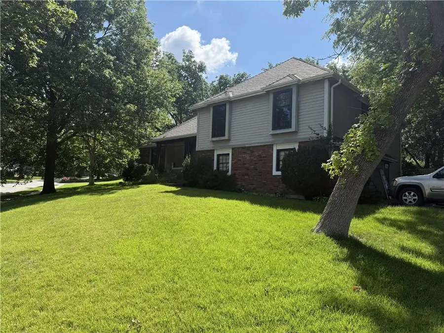 12001 Aberdeen Road, Leawood, KS 66209 - #2