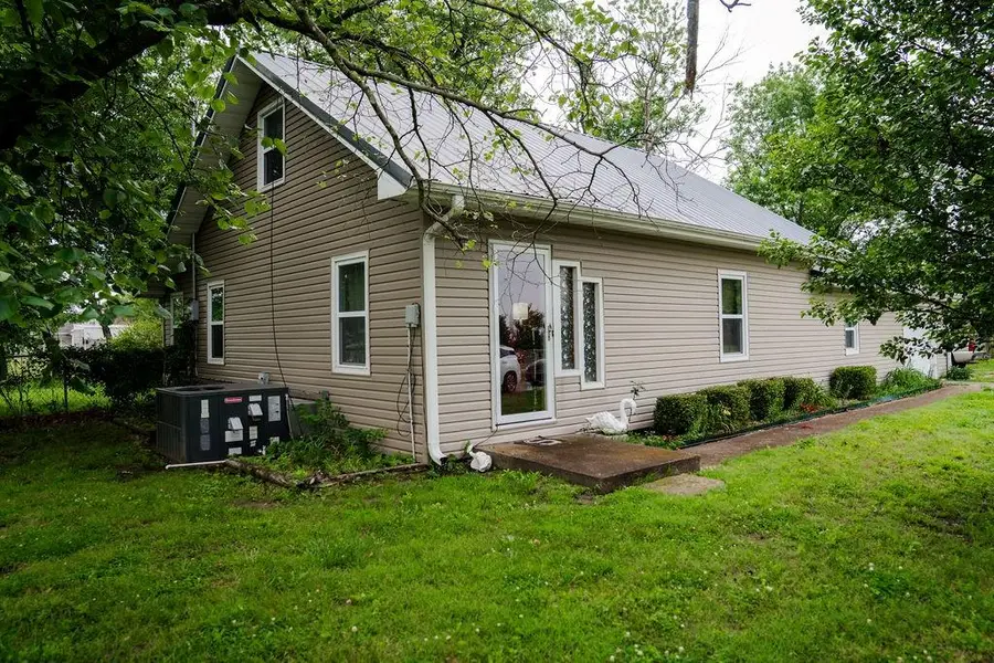 401 S Gartner Avenue, Altamont, KS 67330 - #2