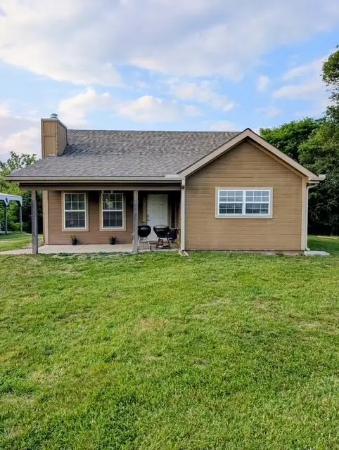 36202 E Truman Road, Oak Grove, MO 64075