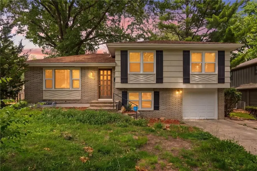 7910 E 93rd Terrace, Kansas City, MO 64138 - #2