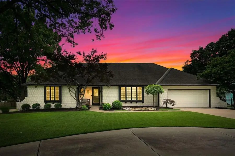 8016 Fontana Street, Prairie Village, KS 66208 - #2