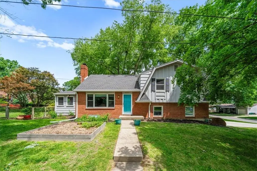 6221 Delmar Street, Fairway, KS 66205 - #1