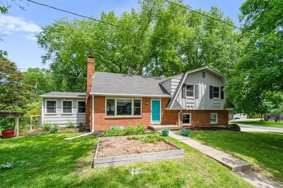6221 Delmar Street, Fairway, KS 66205 - #2