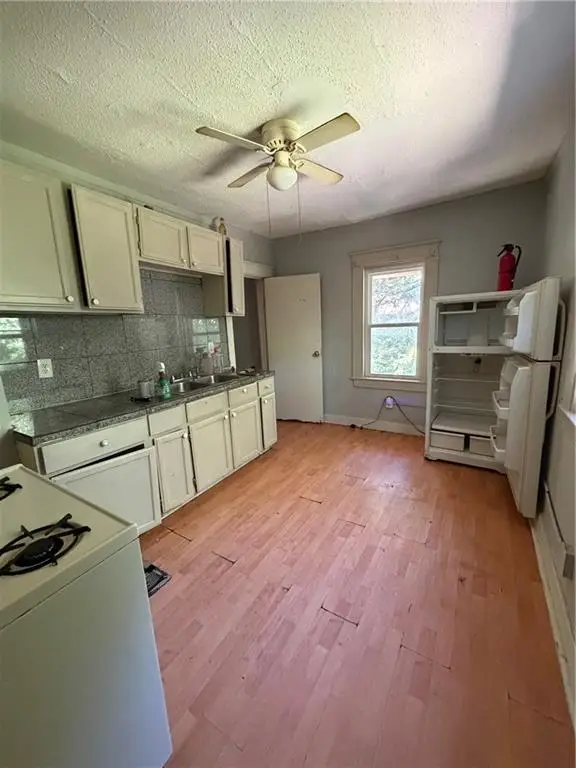 3416 E 58th Terrace, Kansas City, MO 64132 - #2