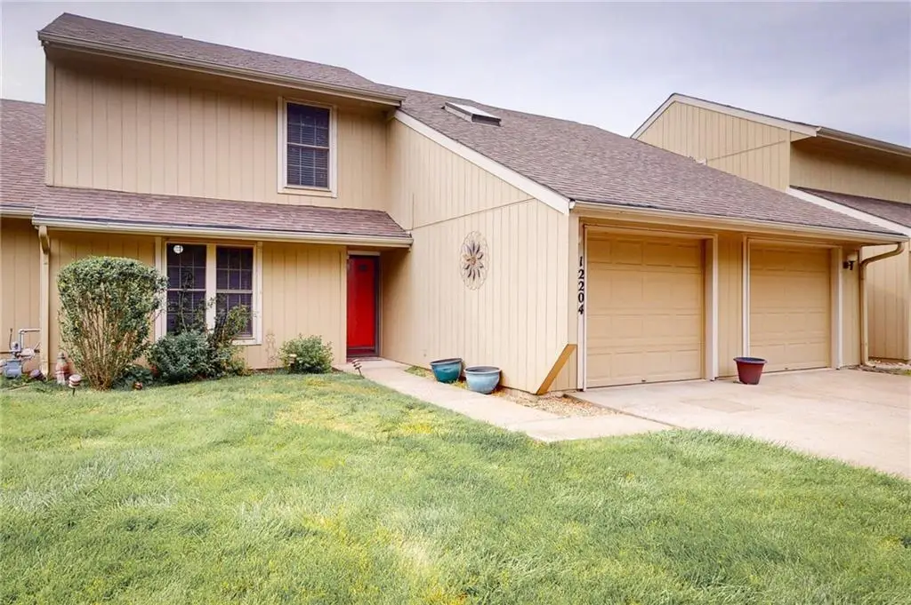 12204 Charlotte Street, Kansas City, MO 64146 - #1