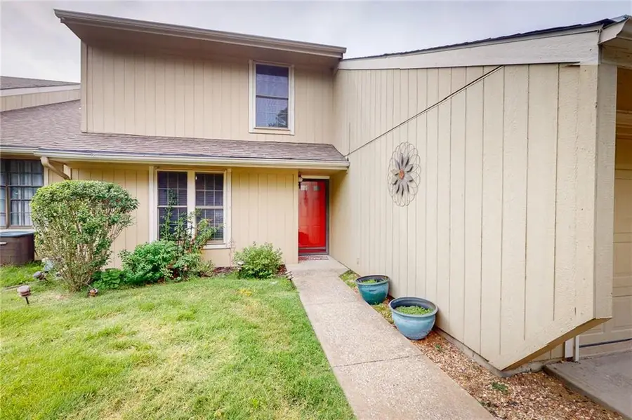 12204 Charlotte Street, Kansas City, MO 64146 - #3