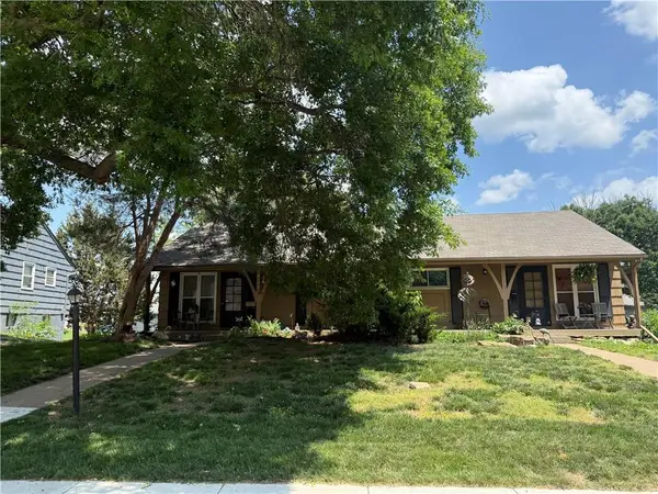 9403 Bluejacket Drive, Overland Park, KS 66214