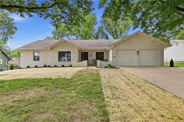 7523 W 98 Terrace, Overland Park, KS 66212