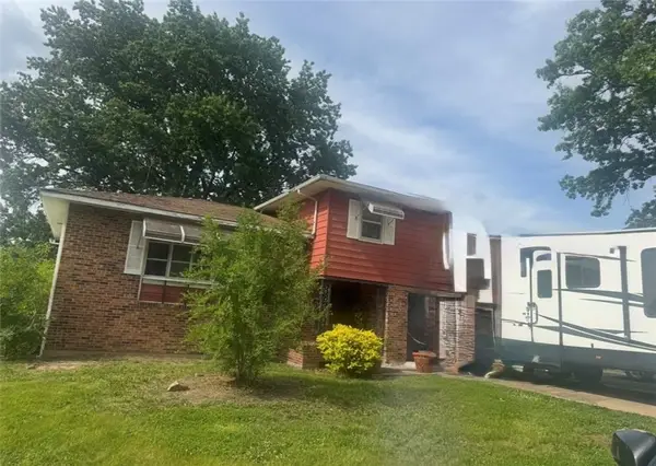 1020 Sunset Strip Street, Excelsior Springs, MO 64024