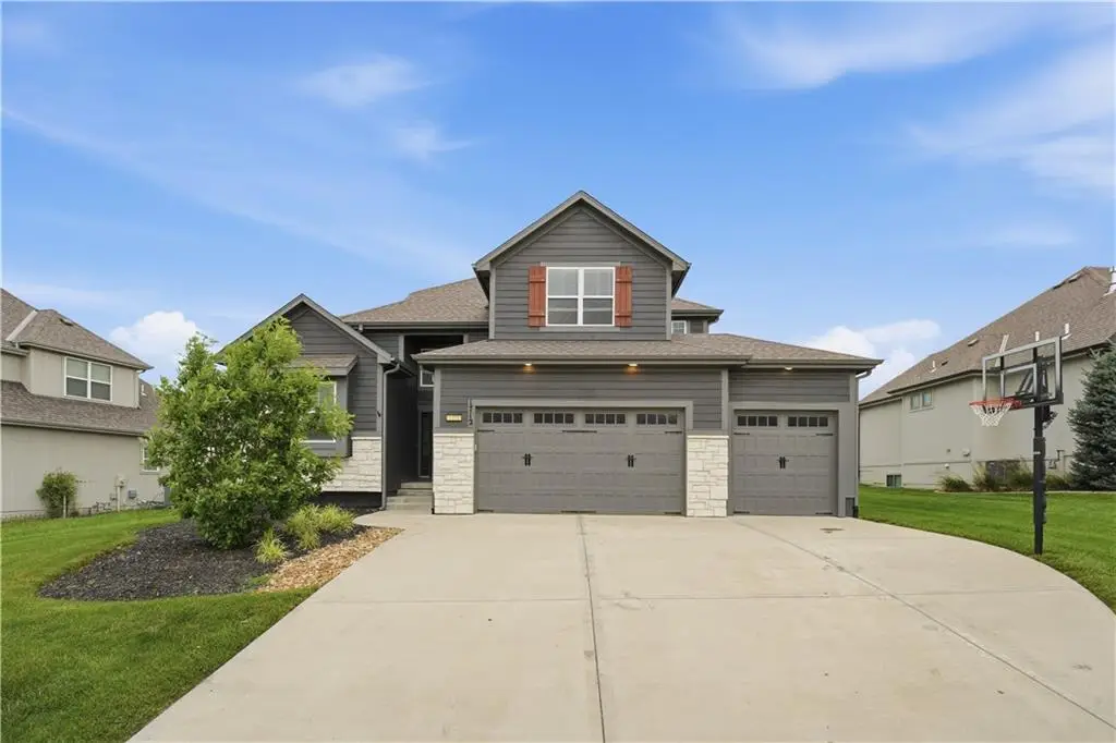 1712 SW 27th Street, Lees Summit, MO 64082 - #1
