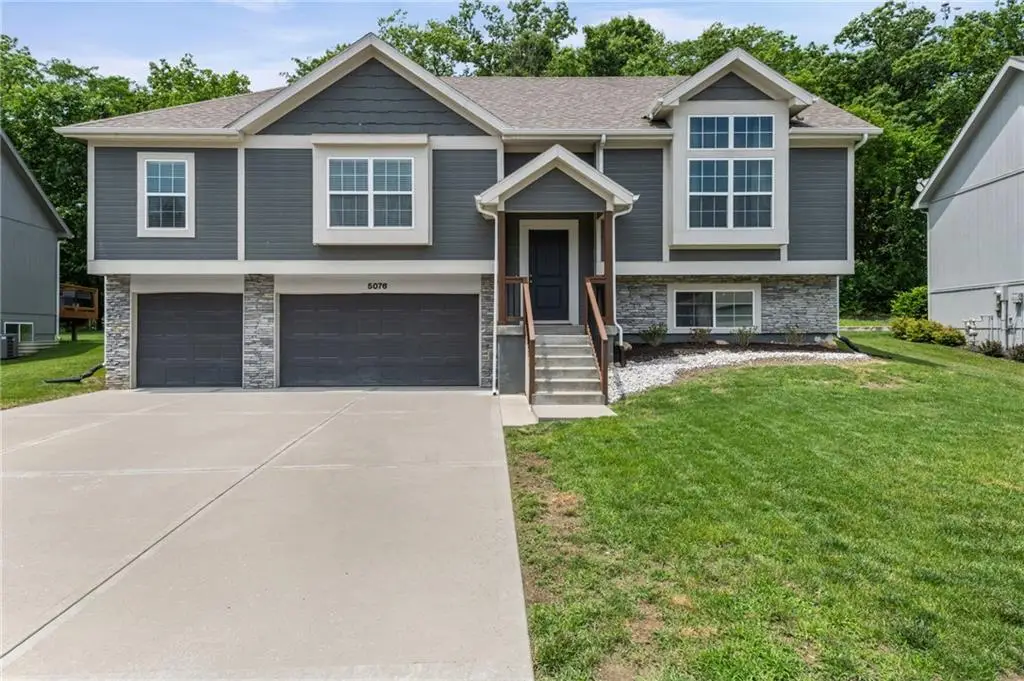 5076 NW Timberline Drive, Riverside, MO 64150 - #1
