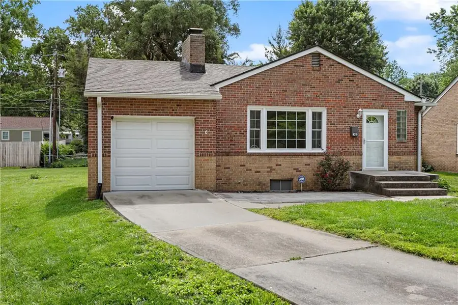8219 Mercier Street, Kansas City, MO 64114 - #2