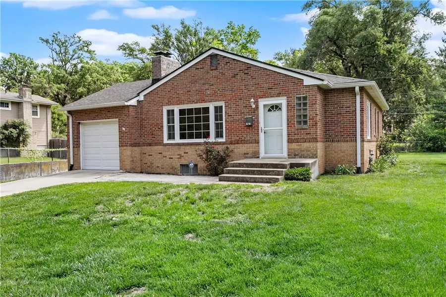 8219 Mercier Street, Kansas City, MO 64114 - #3