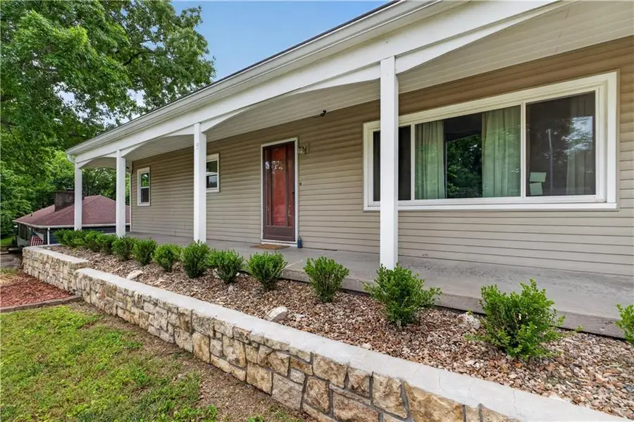 3940 N Grand Avenue, Kansas City, MO 64116 - #2