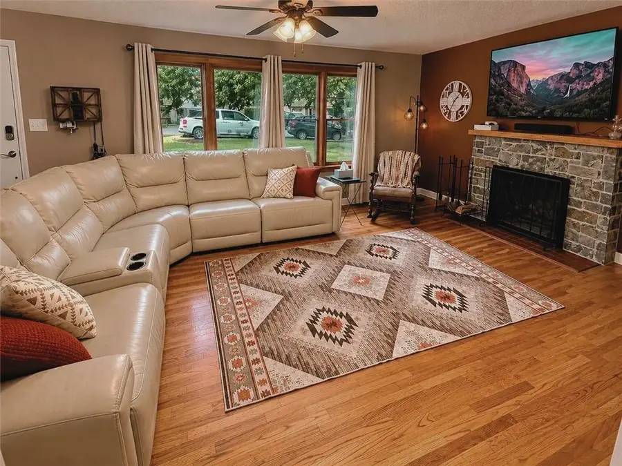 1922 S 39th Street, Saint Joseph, MO 64507 - #3