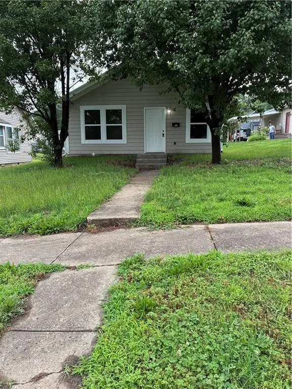 325 W Market Street, Warrensburg, MO 64093 - #1