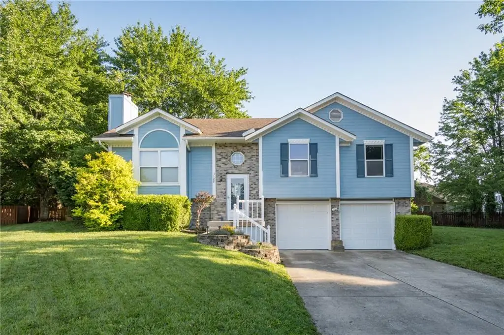 1306 Huntington Circle, Greenwood, MO 64034 - #1