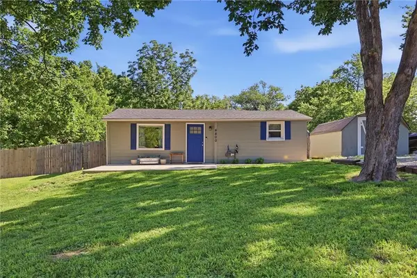 6800 NE Cotter Avenue, Kansas City, MO 64119