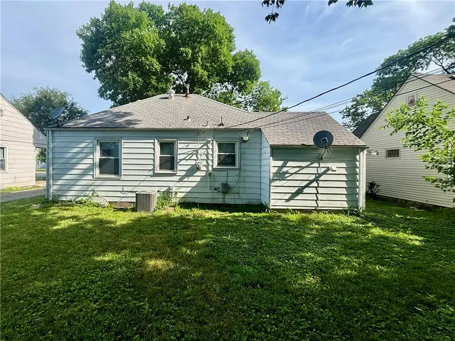 1417 E 23rd Avenue, Kansas City, MO 64116 - #2