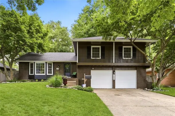 100 W 109th Terrace, Kansas City, MO 64114
