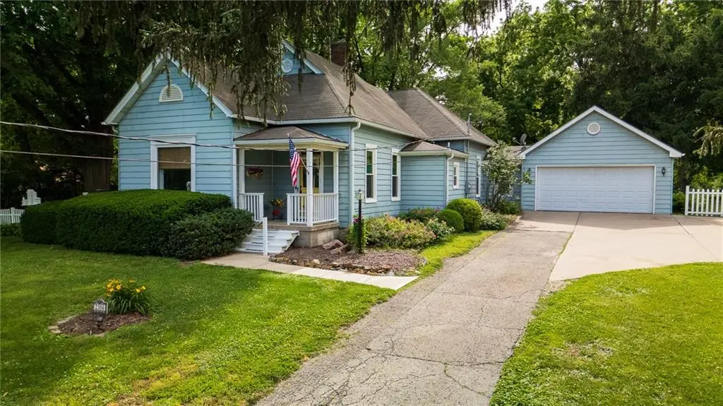 2304 Maple Avenue, Leavenworth, KS 66048 - #1