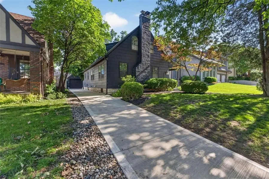 2112 W 48th Terrace, Westwood Hills, KS 66205 - #2