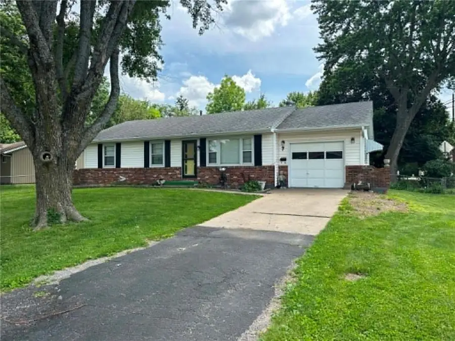 7 Ussery Drive, Lexington, MO 64067 - #3
