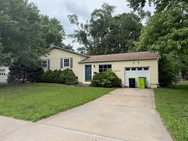 9204 W 99th Terrace, Overland Park, KS 66212