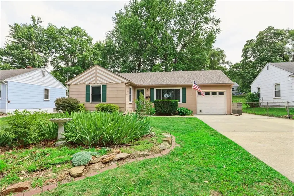607 NE 67th Place, Gladstone, MO 64118 - #1