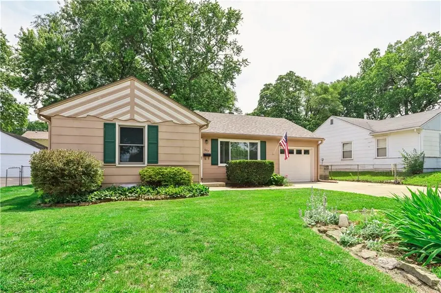607 NE 67th Place, Gladstone, MO 64118 - #2