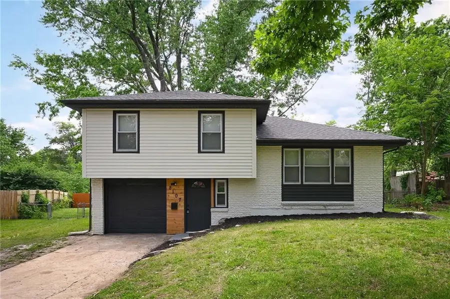 8107 E 91st Terrace, Kansas City, MO 64138 - #2