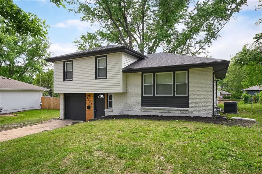 8107 E 91st Terrace, Kansas City, MO 64138 - #3