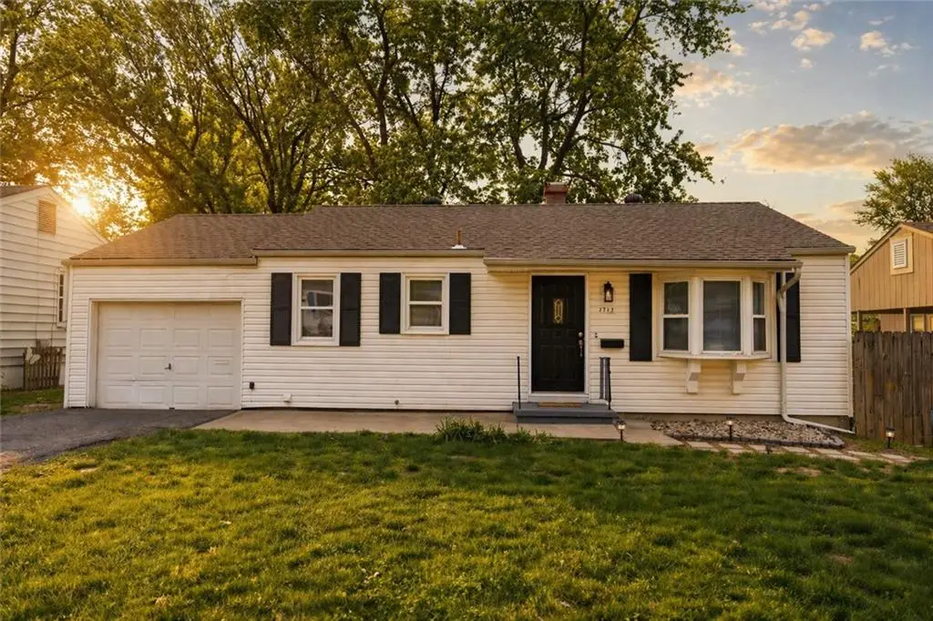 1713 N Dodgion Avenue, Independence, MO 64050 - #1
