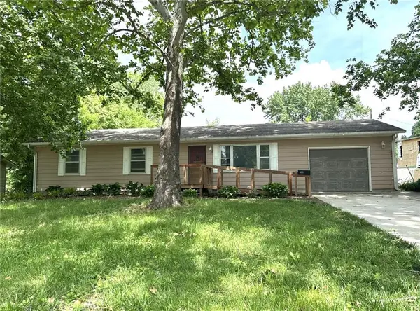 1618 E Glenn Drive, Lawrence, KS 66044