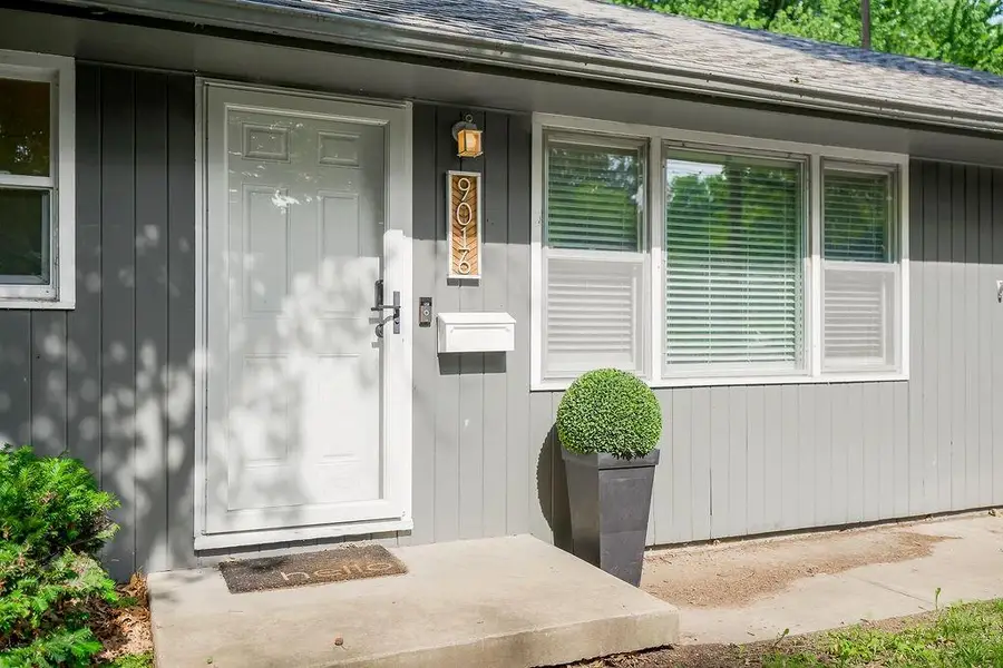 9016 Main Street, Kansas City, MO 64114 - #2