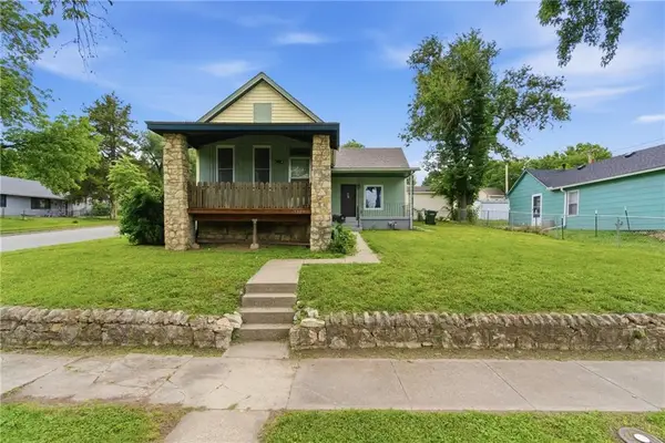 932 Dakota Street, Leavenworth, KS 66048