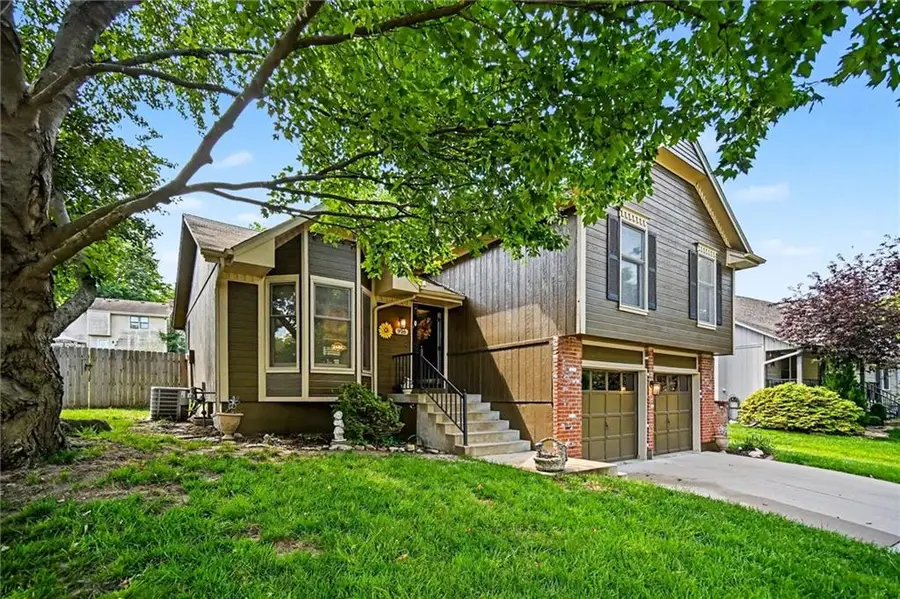 916 NW Heatherwood Drive, Blue Springs, MO 64015 - #2