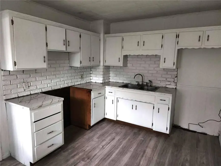 305 E Forest Street, Girard, KS 66743 - #3