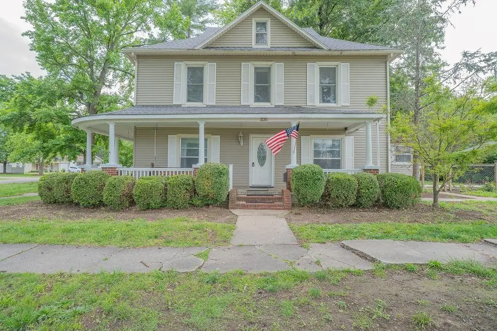 235 S Minnesota Avenue, Columbus, KS 66725 - #1