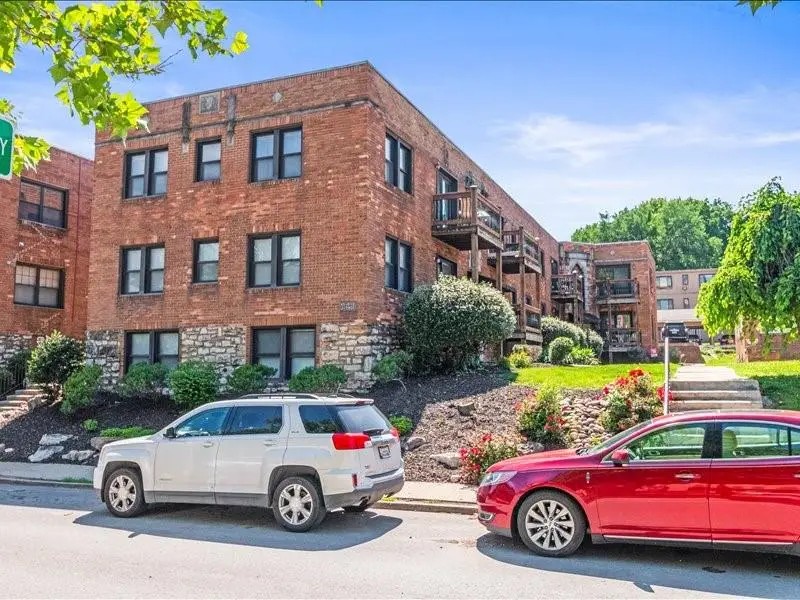 4542 Jarboe Street #4, Kansas City, MO 64111 - #2