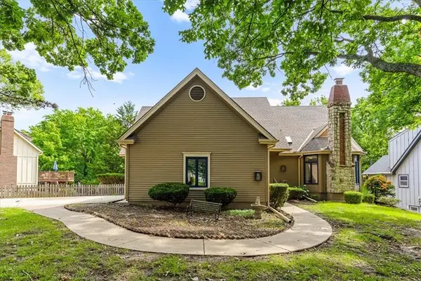 10263 Garnett Street, Overland Park, KS 66214
