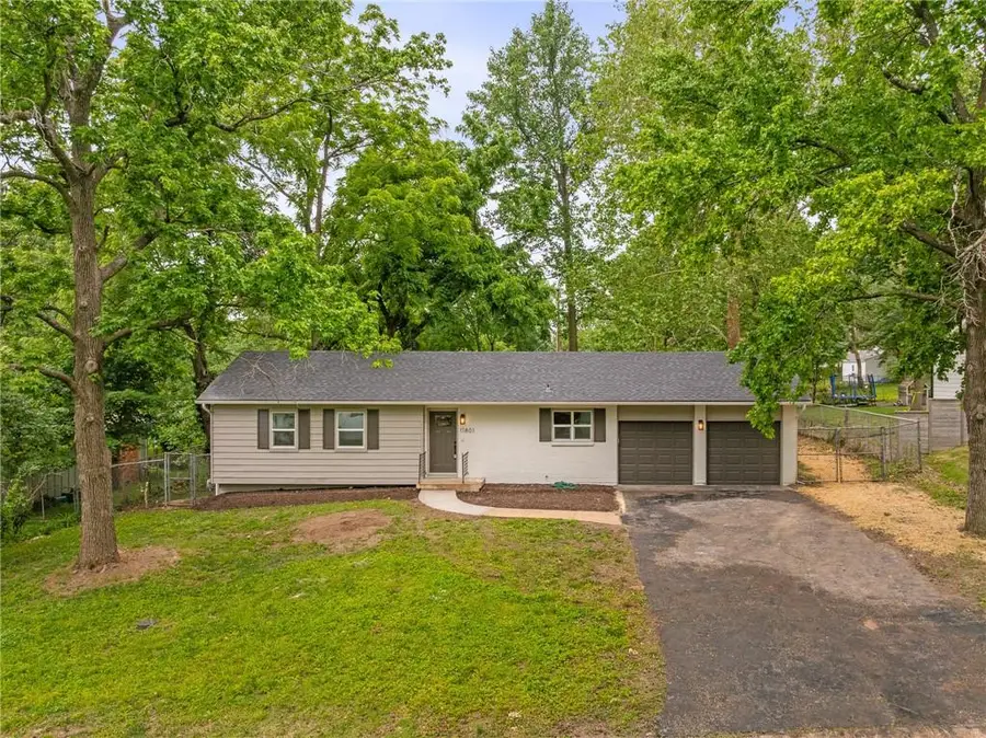 11801 W 54th Street, Shawnee, KS 66203 - #2