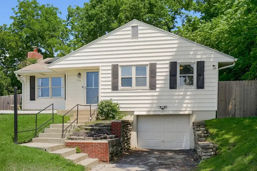 2620 NE 56th Terrace, Gladstone, MO 64118 - #2
