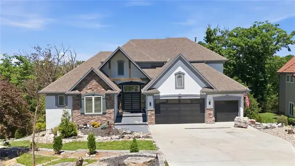 341 NW Thoreau Circle, Lee's Summit, MO 64081